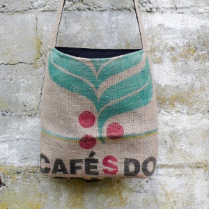 Cafes Do Brasil Shoulder Bag (front)
